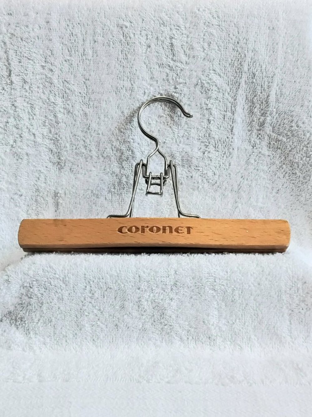 Vintage 10 1/4" Beautiful Wood & Metal Coronet Clamping Garment Hanger!!